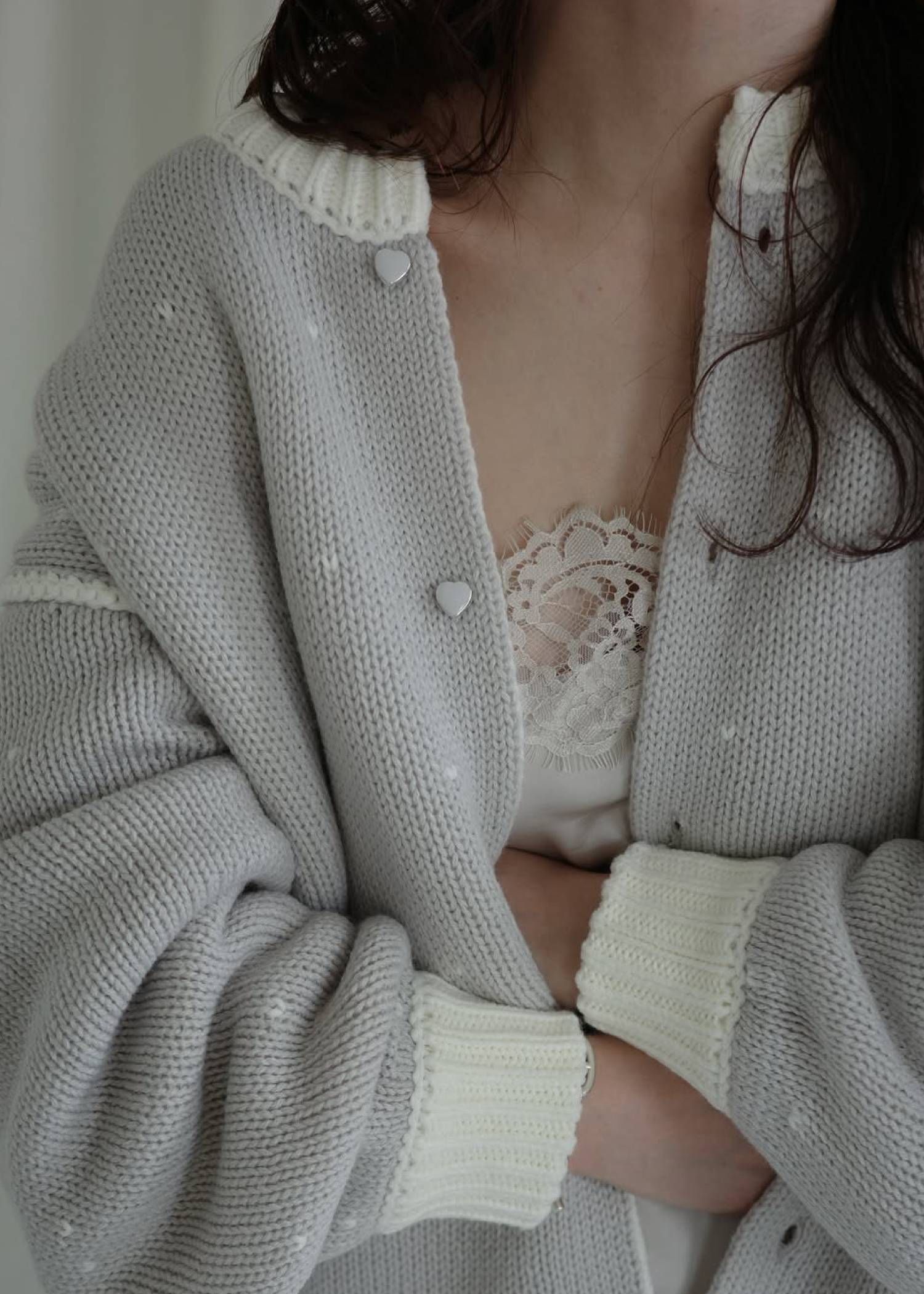 【ショート】ハートドット リバーシブルカーディガン (グレー×ベビーピンク) short heart dot jacquard reversible knit cardigan (gray×baby pink) /  26SS