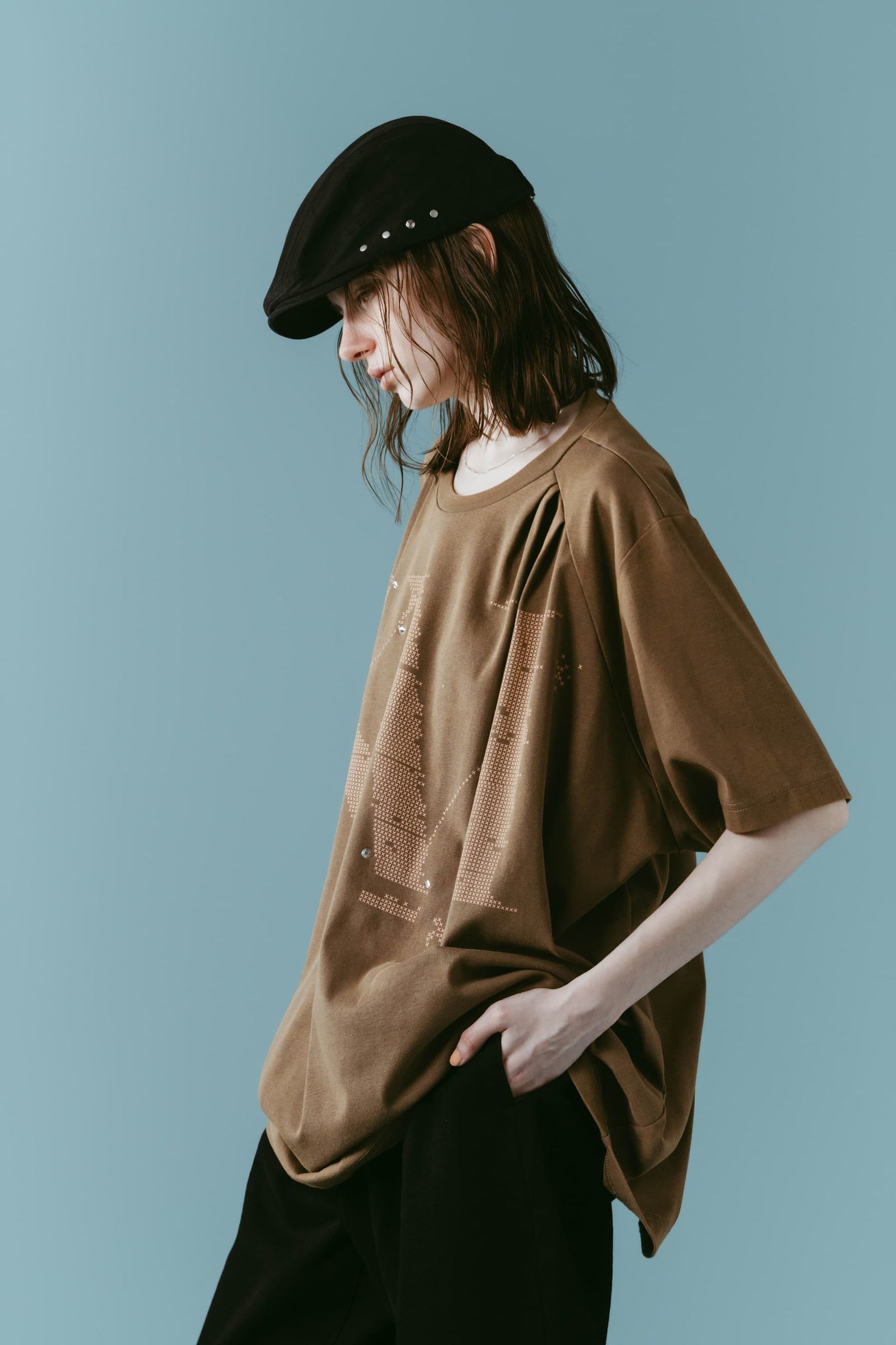 タック オーバーサイズTシャツ (ブラウン) tuck detail oversized tee(unisex) (Brown) /  26SS