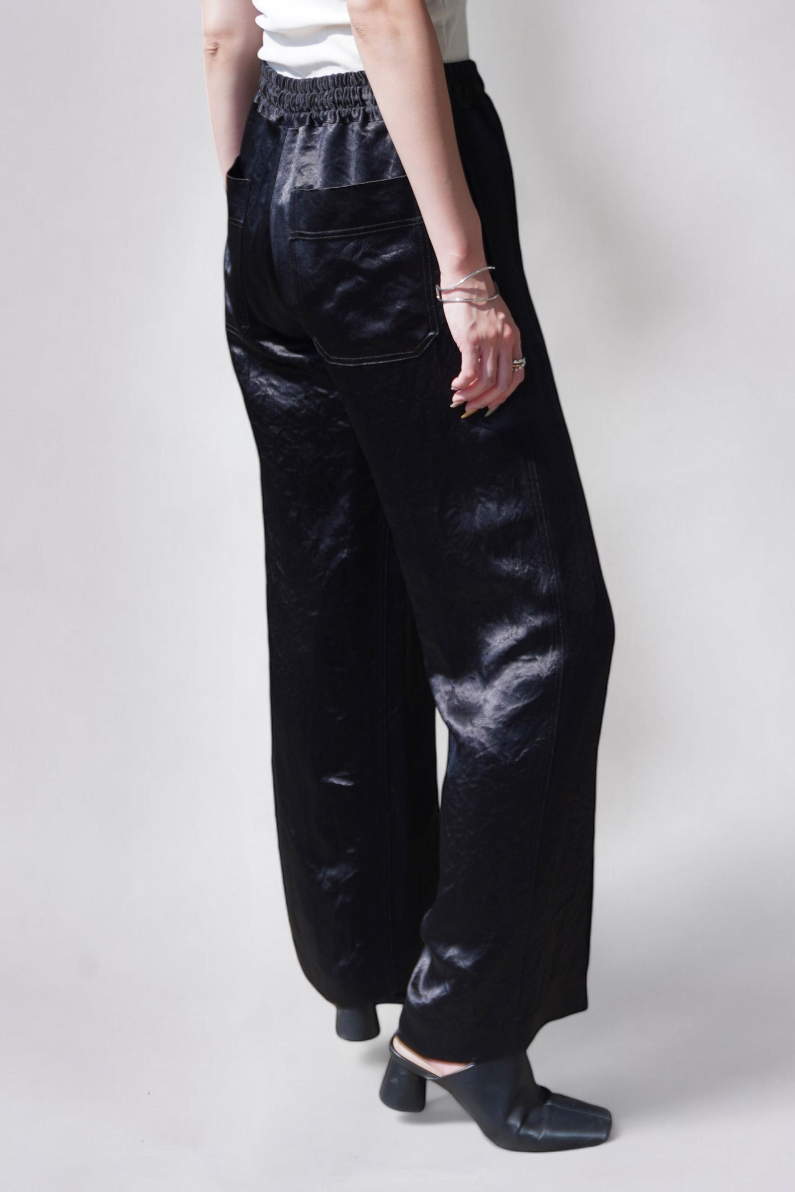 【残り1点】【24AW】SATIN RELAX PANTS / サテンリラックスパンツ (ブラック)