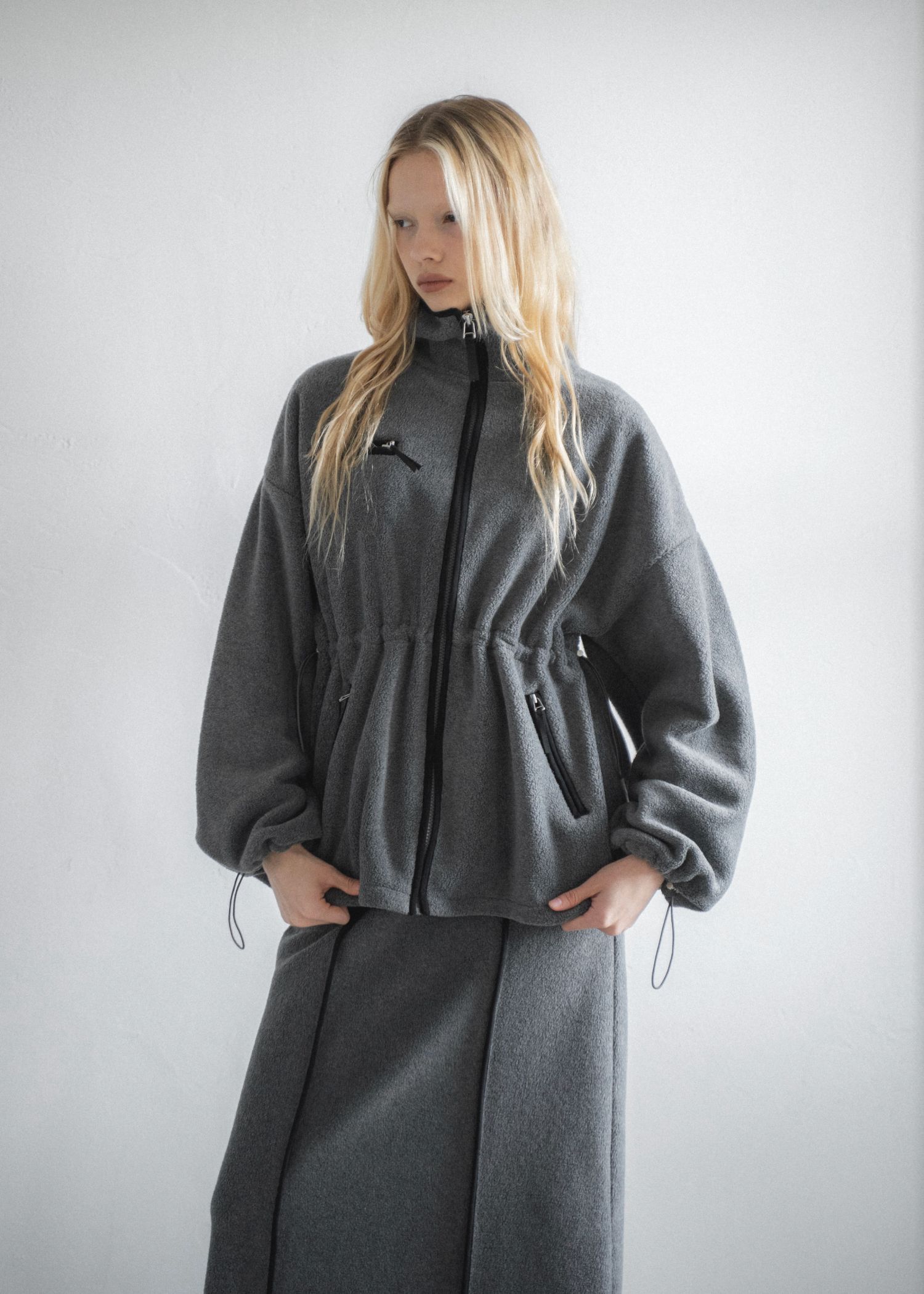 bi color piping fleece drawstring tops / バイカラー フリーストップス (チャコール) / 25AW /