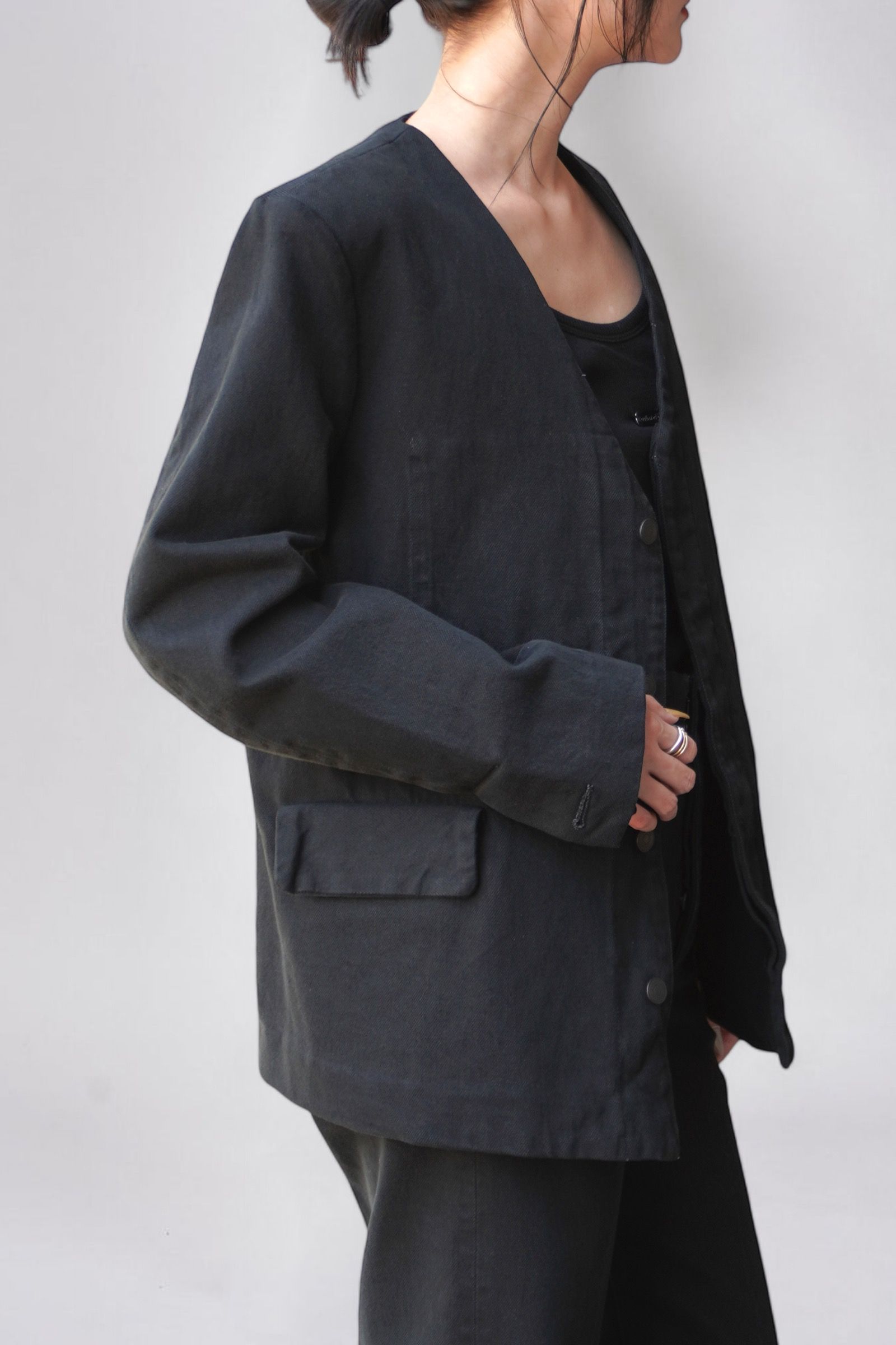 TANAKA - NO COLLAR JEAN JACKET / ノーカラー デニムジャケット (オーバーダイブラック) / レディース | Sir  online store / サー オンラインストア