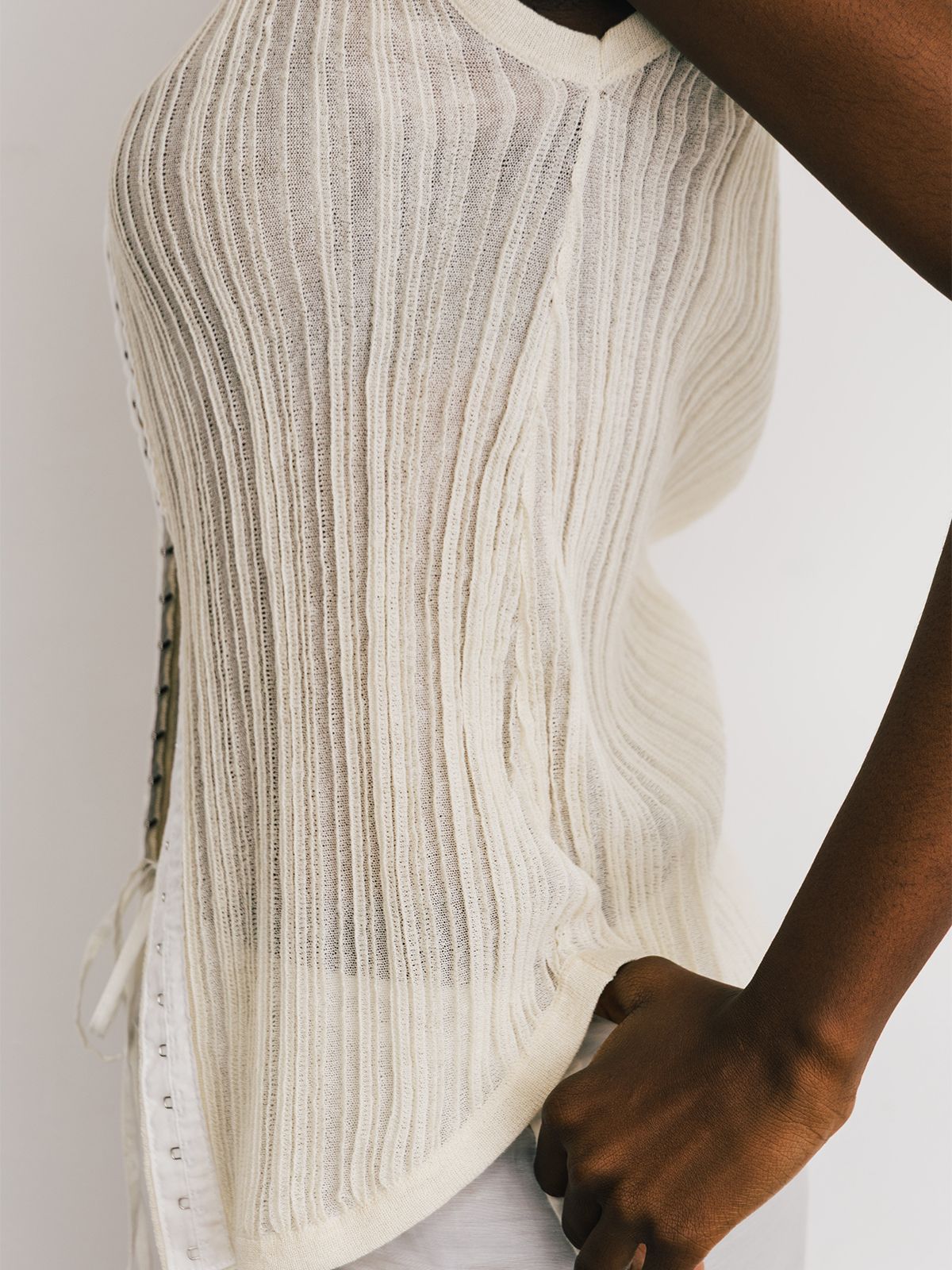 クレドナ CREDONA ユーロフックシアーリブトップ EURO HOOK SHEER RIB TOP【2025 新作】 CREDONA - 【25SS】EURO HOOK SHEER RIB TOP / シアーリブトップ
