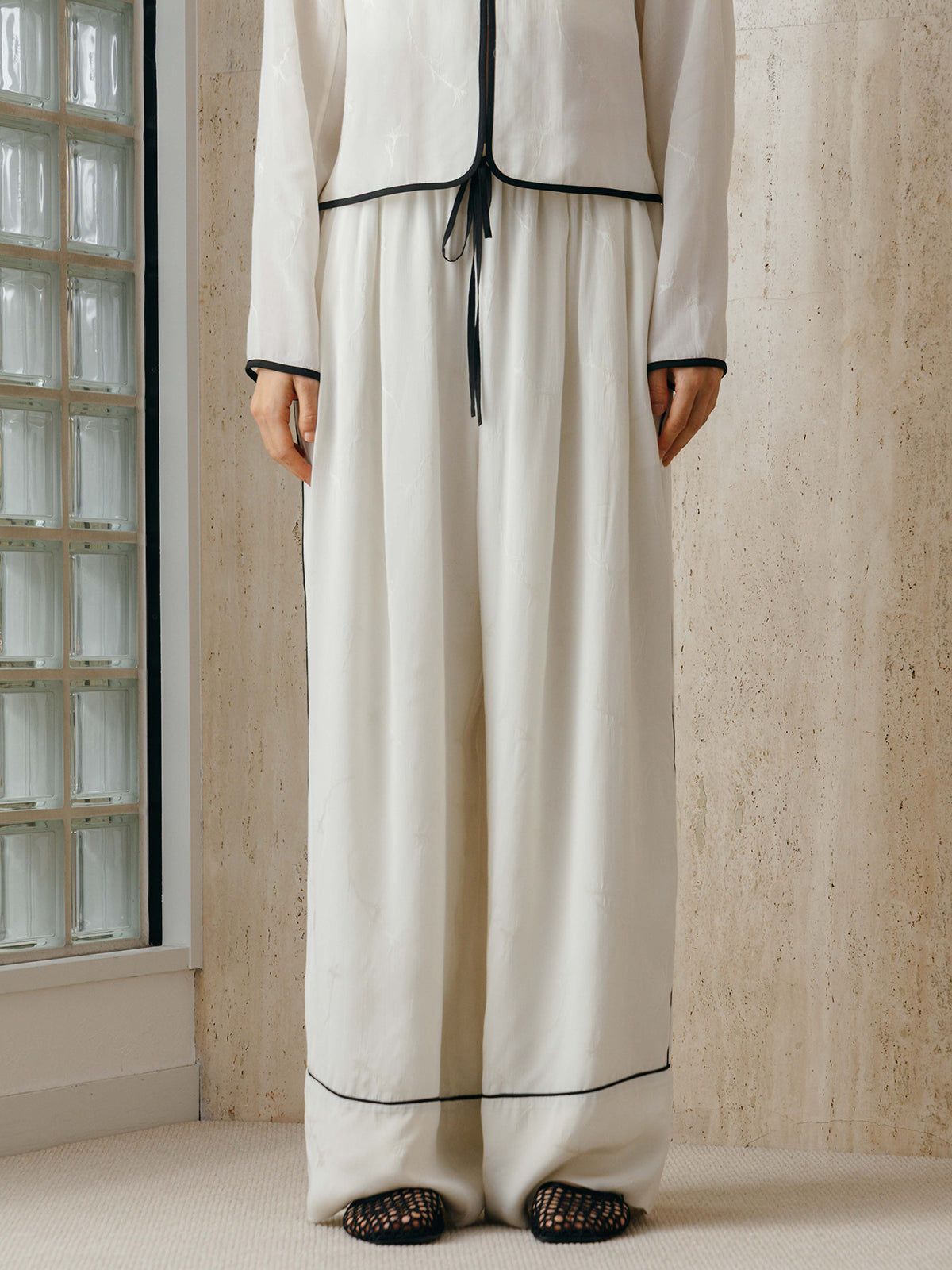 サテンジャガード イージーパンツ (アイボリー) SATIN JQ EASY PANTS (Ivory) /  26SS