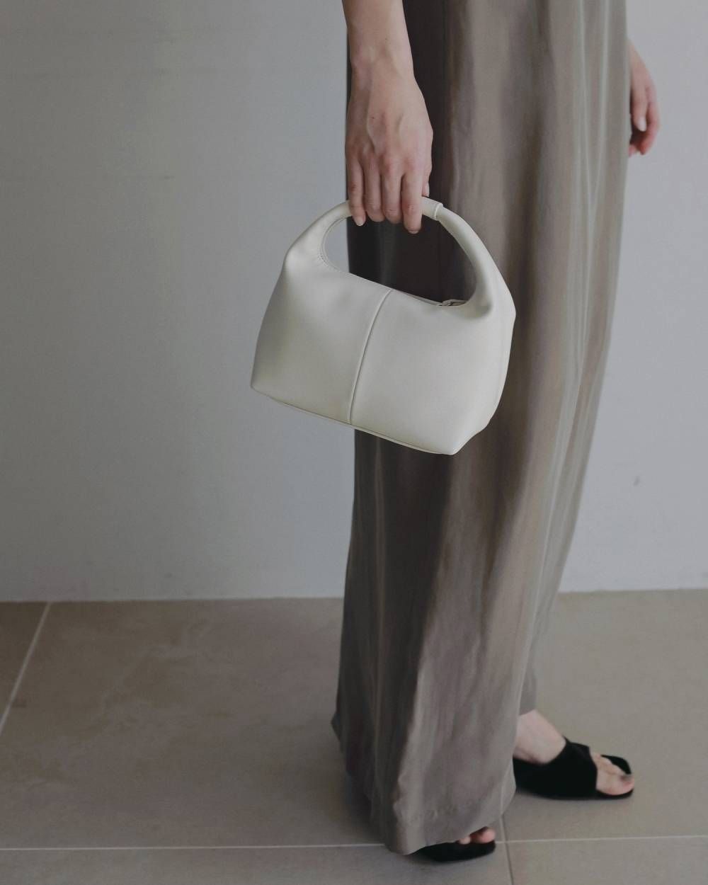ワンハンドル レザーバッグ (アイボリー) Onehandle Leather Bag (Ivory) / 26SS