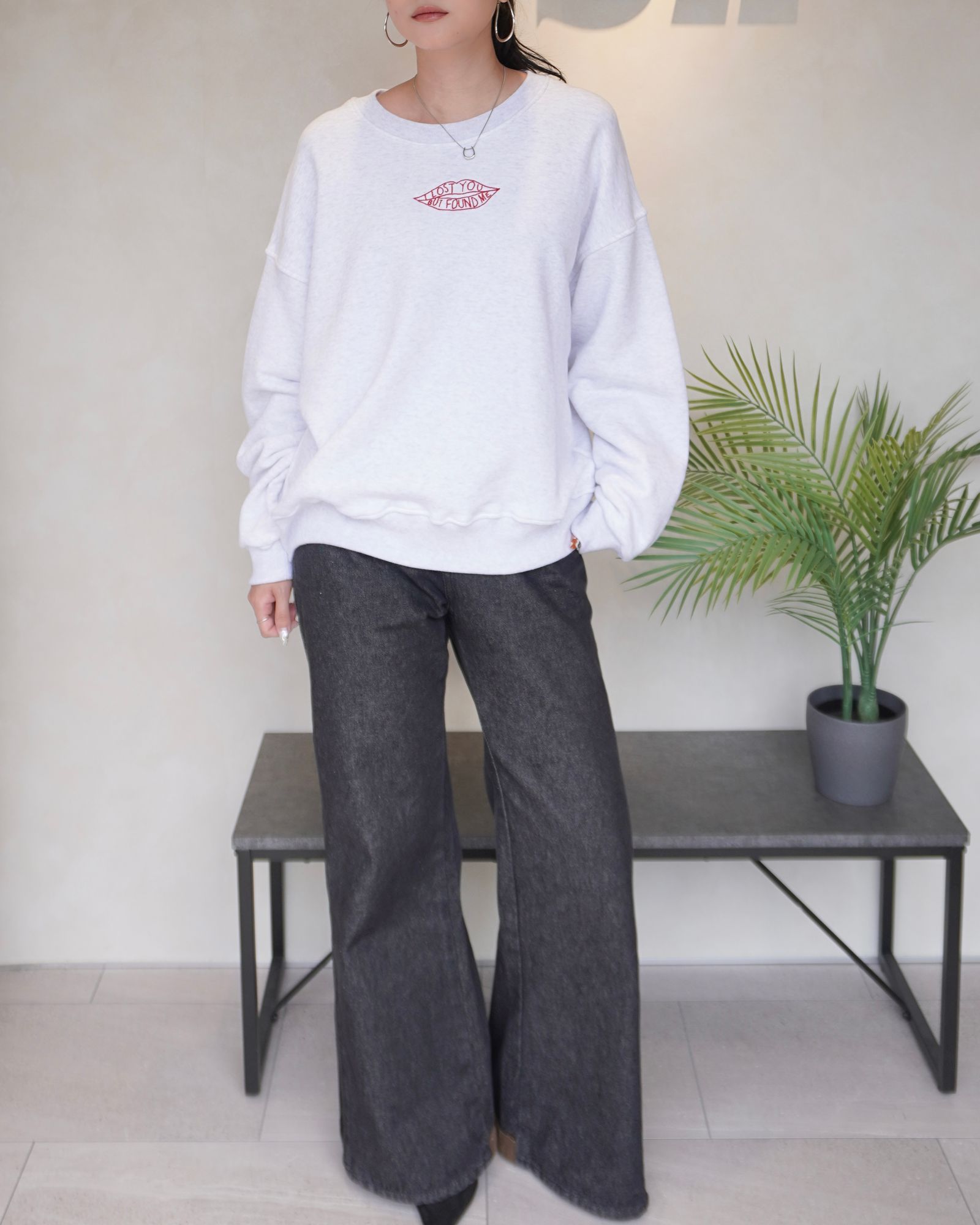 lip embroy sweat tops / リップエンブロイスウェットトップス (アイボリー) / 25AW