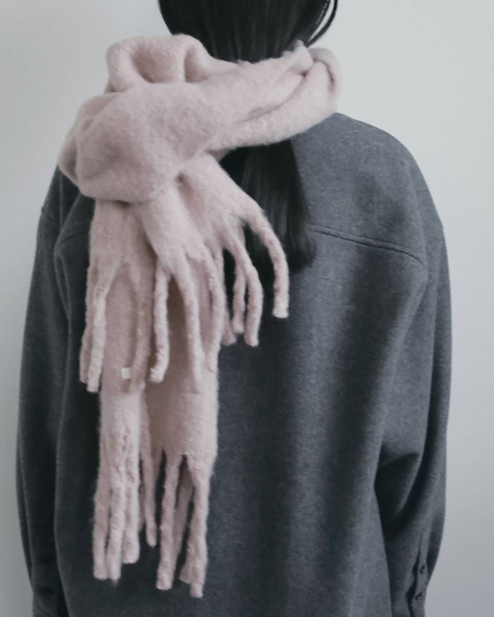 ソフトフリンジ ストール (ピンク) Soft Fringe Stole (Pink) / 26AW 【6月29日まで期間限定予約】