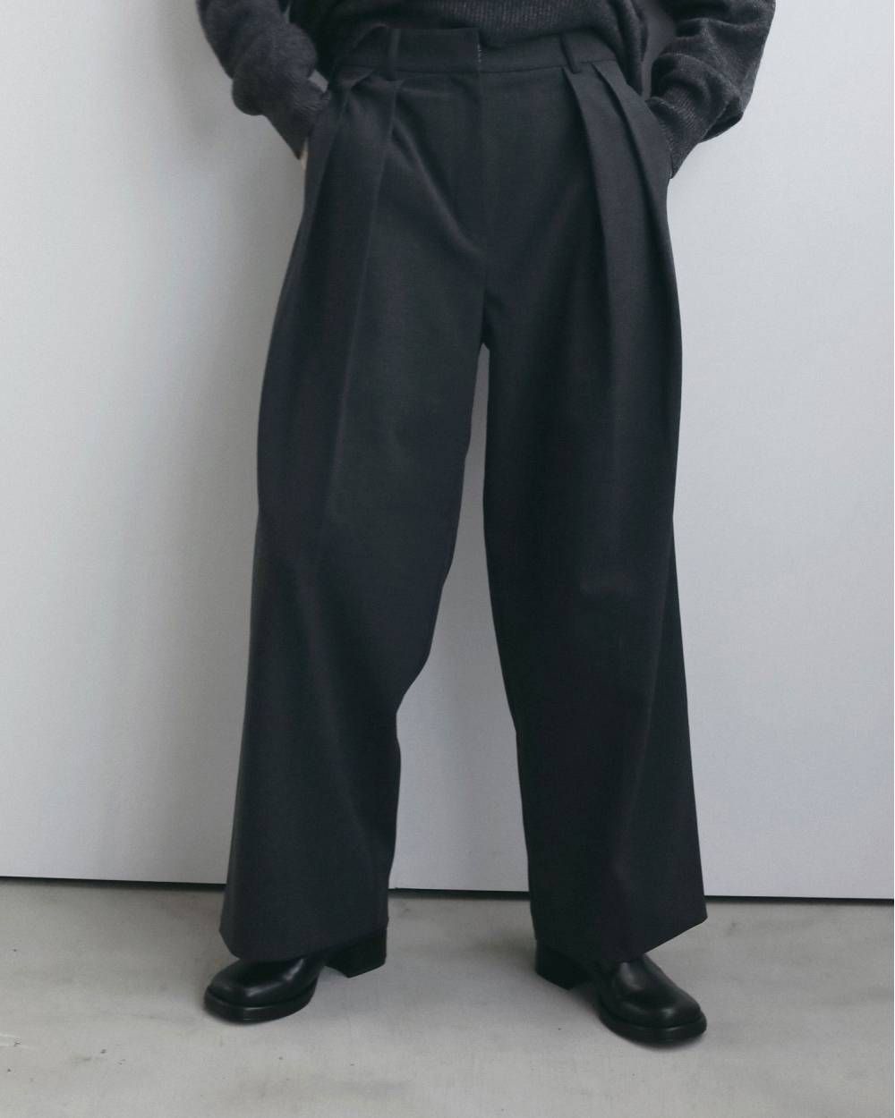 ラックワイドパンツ (チャコールグレー) Tuck Wide Pants (Charcoal gray) / 26AW 【6月29日まで期間限定予約】