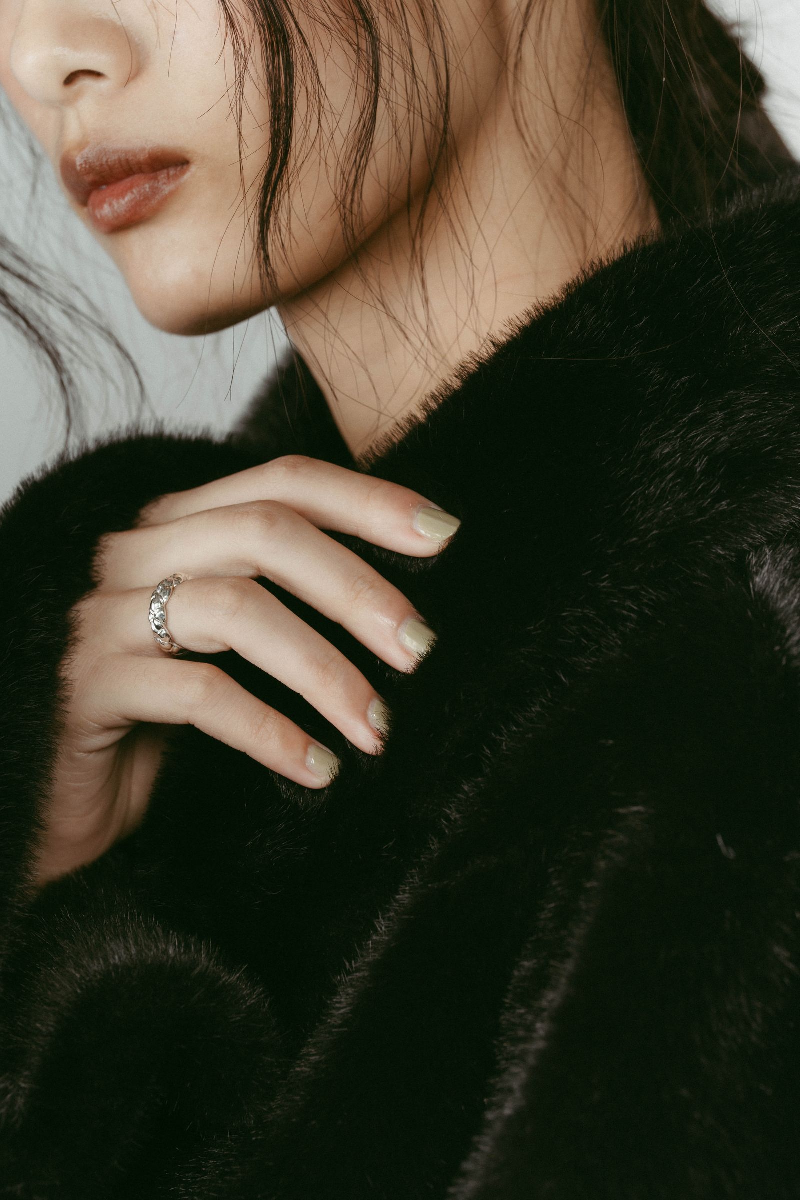 point collar fur coat / ポイントカラー ファーコートジャケット (ブラック) / 25AW