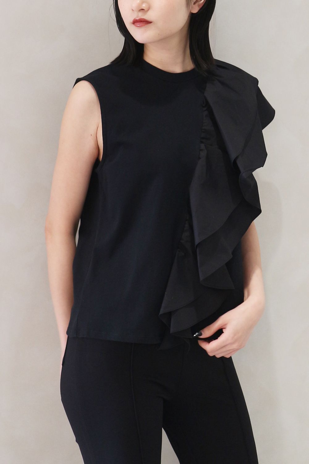 UNBALANCE RUFFLE TANK TOP / アンバランス ラッフル タンクトップ (ノワール)