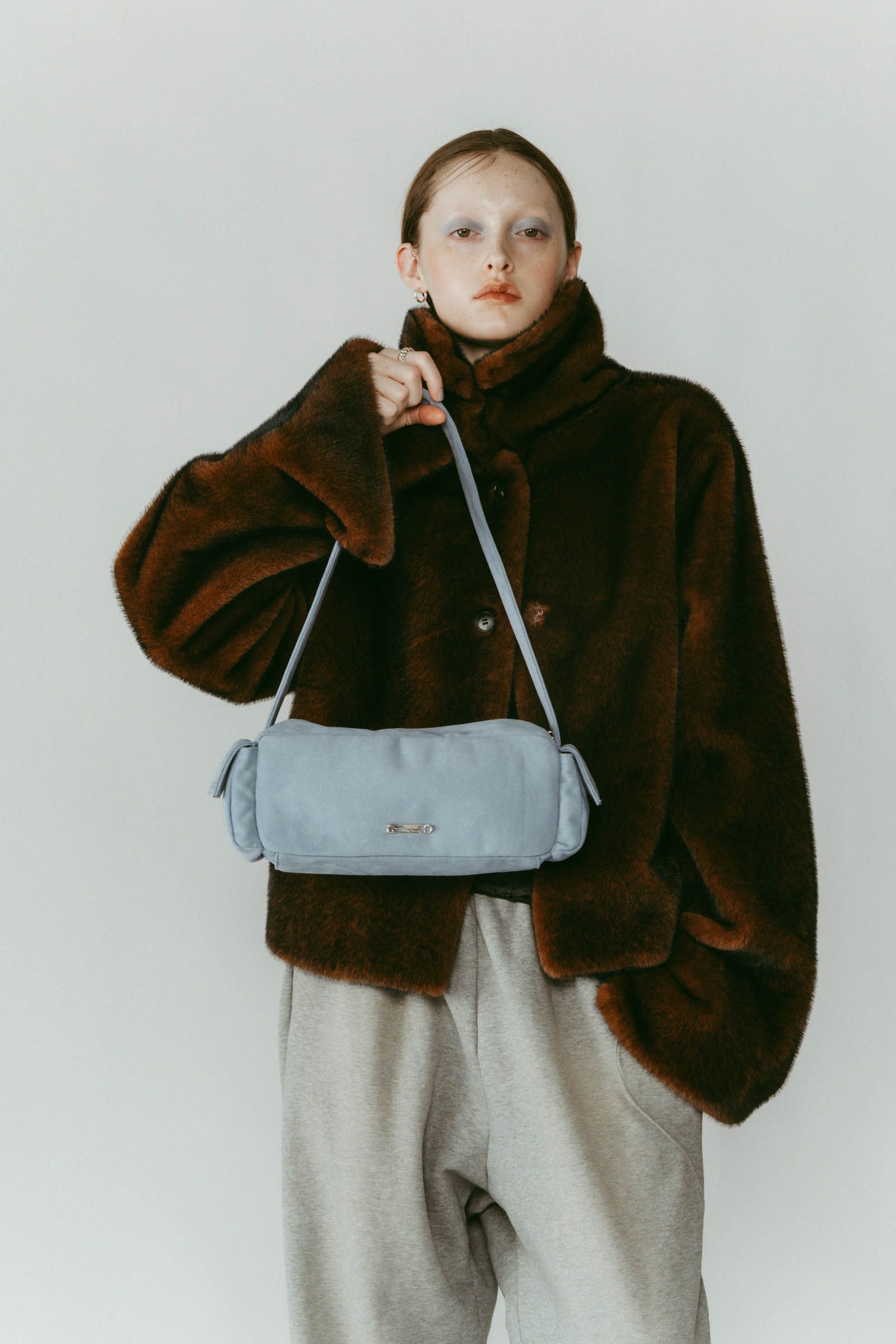 rectangle suede shoulder bag / レクタングル スエードショルダーバッグ (ブルー) / 25AW