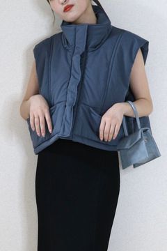 STAND COLLAR CROPPED VEST / スタンドカラークロップドベスト (ブルー)