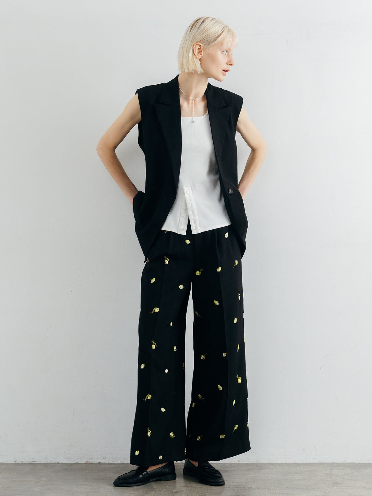 モチーフ エンブロイダリーパンツ (ブラック) MOTIF EMBROIDERY PANTS (Black) /  26SS