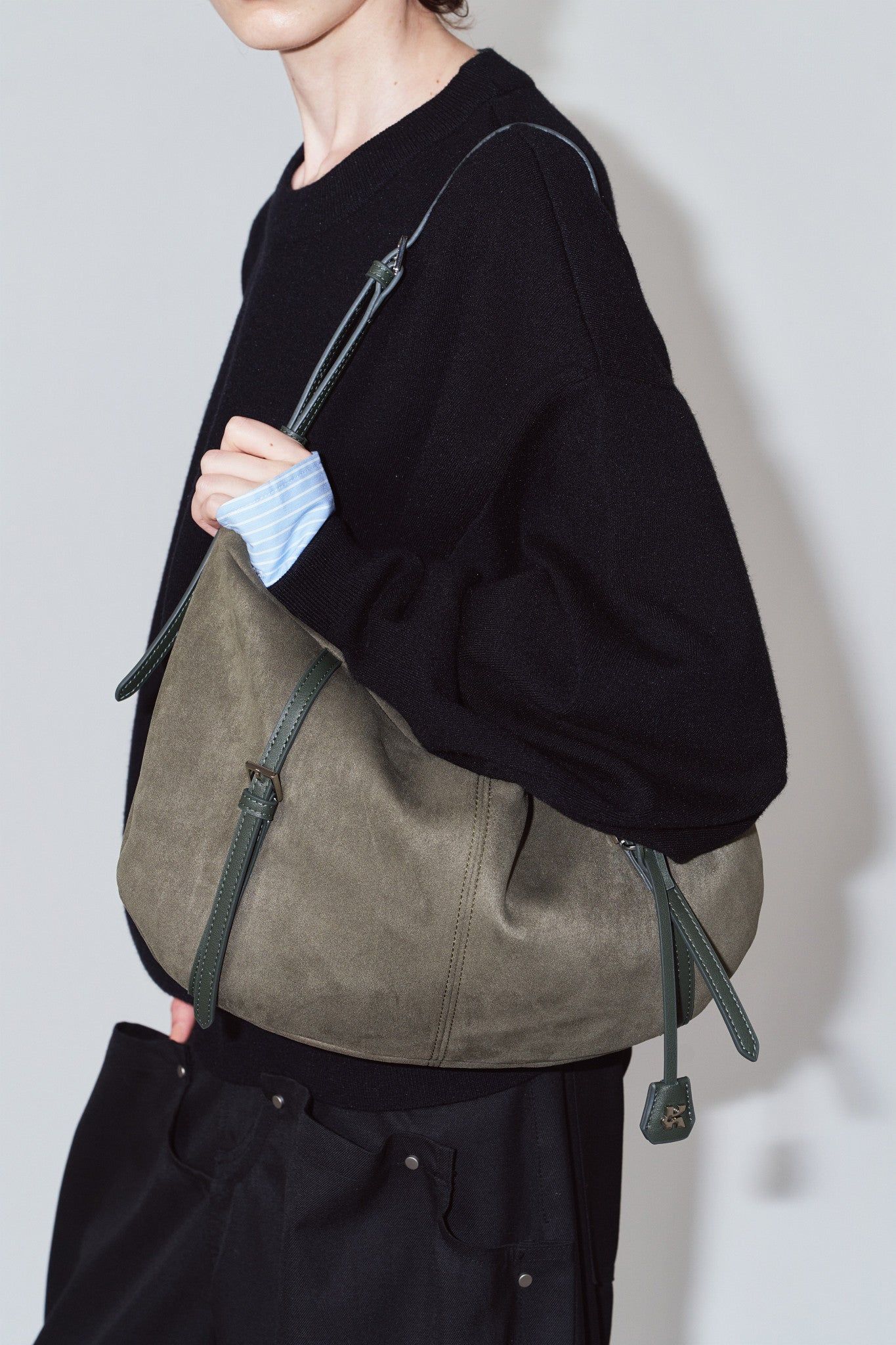 スエード ムーンバッグ (カーキ) suede moon bag (Khaki) / 26AW