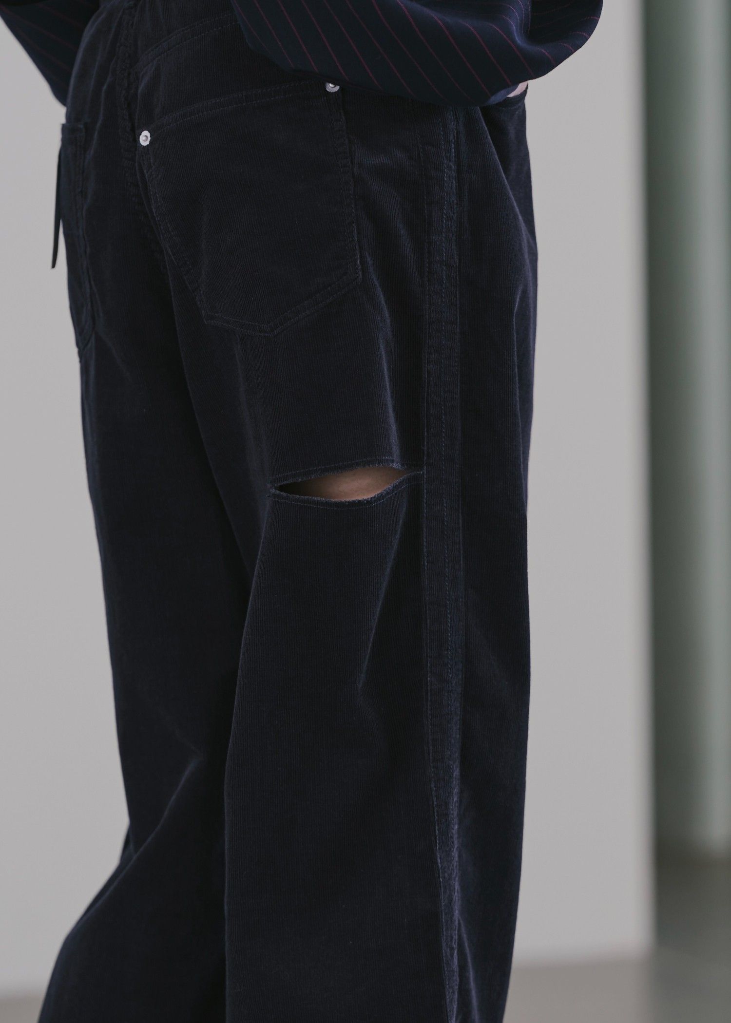 corduroy loose asymmetry notch PT / コーデュロイ ルーズノッチパンツ (ダークブルー) / 25AW /