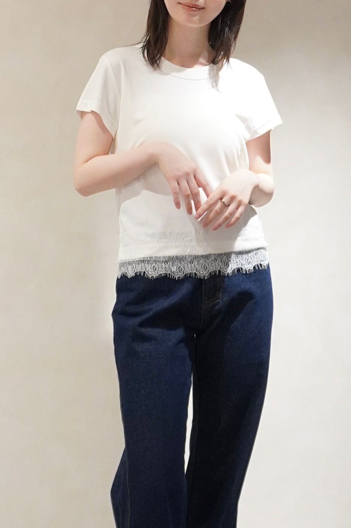 レース コンパクトTシャツ (アイボリー) hem scallop lace compact T-Shirt (Ivory) /  26SS