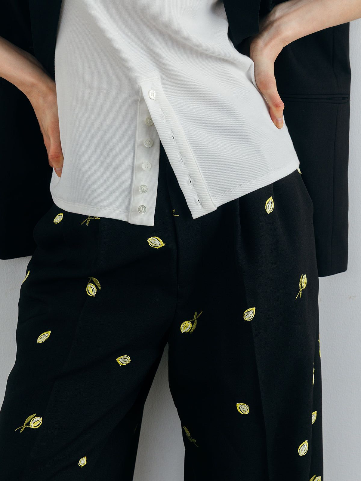 モチーフ エンブロイダリーパンツ (ブラック) MOTIF EMBROIDERY PANTS (Black) /  26SS