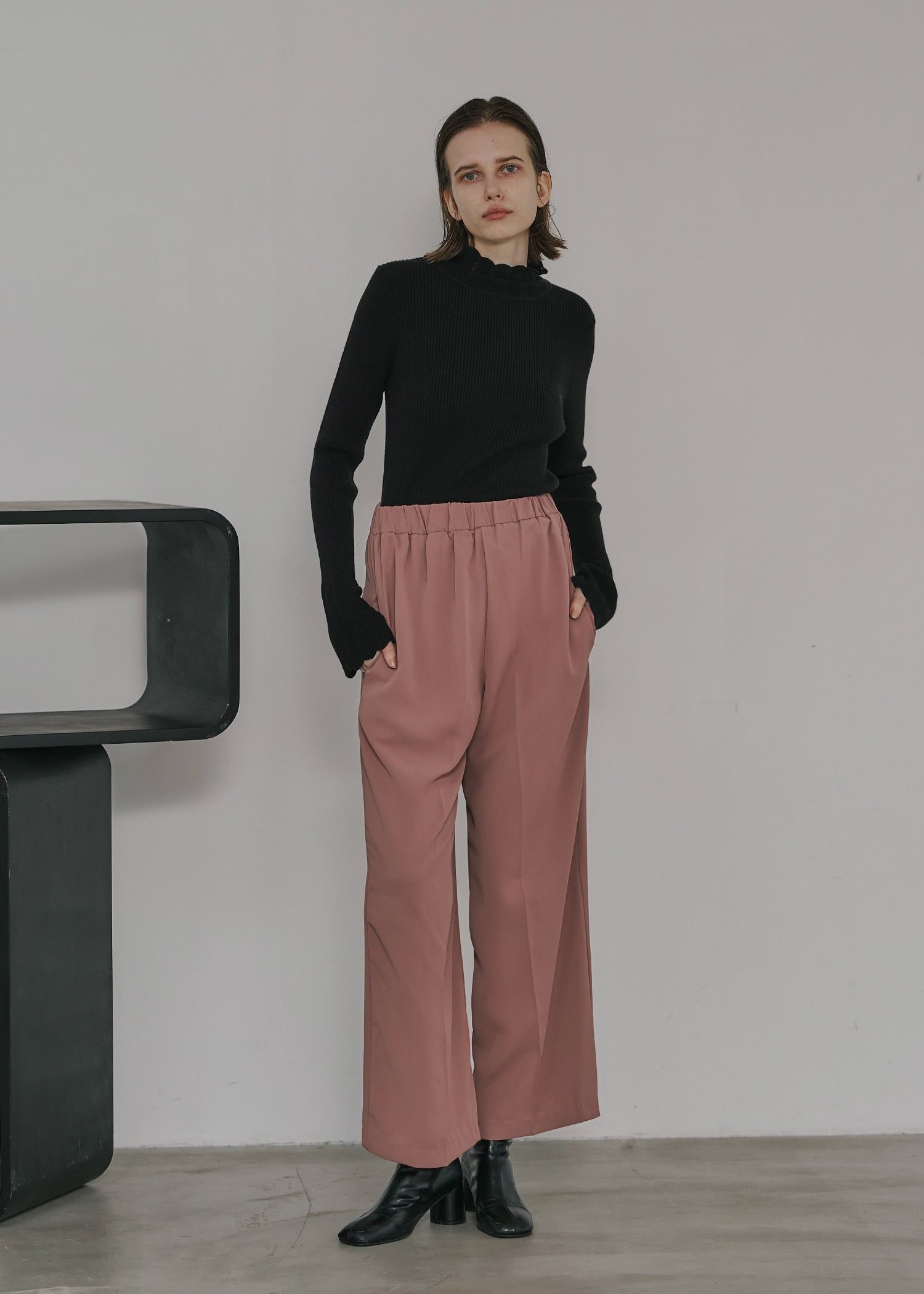 scallop high neck flare sleeve knit / ハイネックフレアスリーブニット (ブラック) / 25AW /