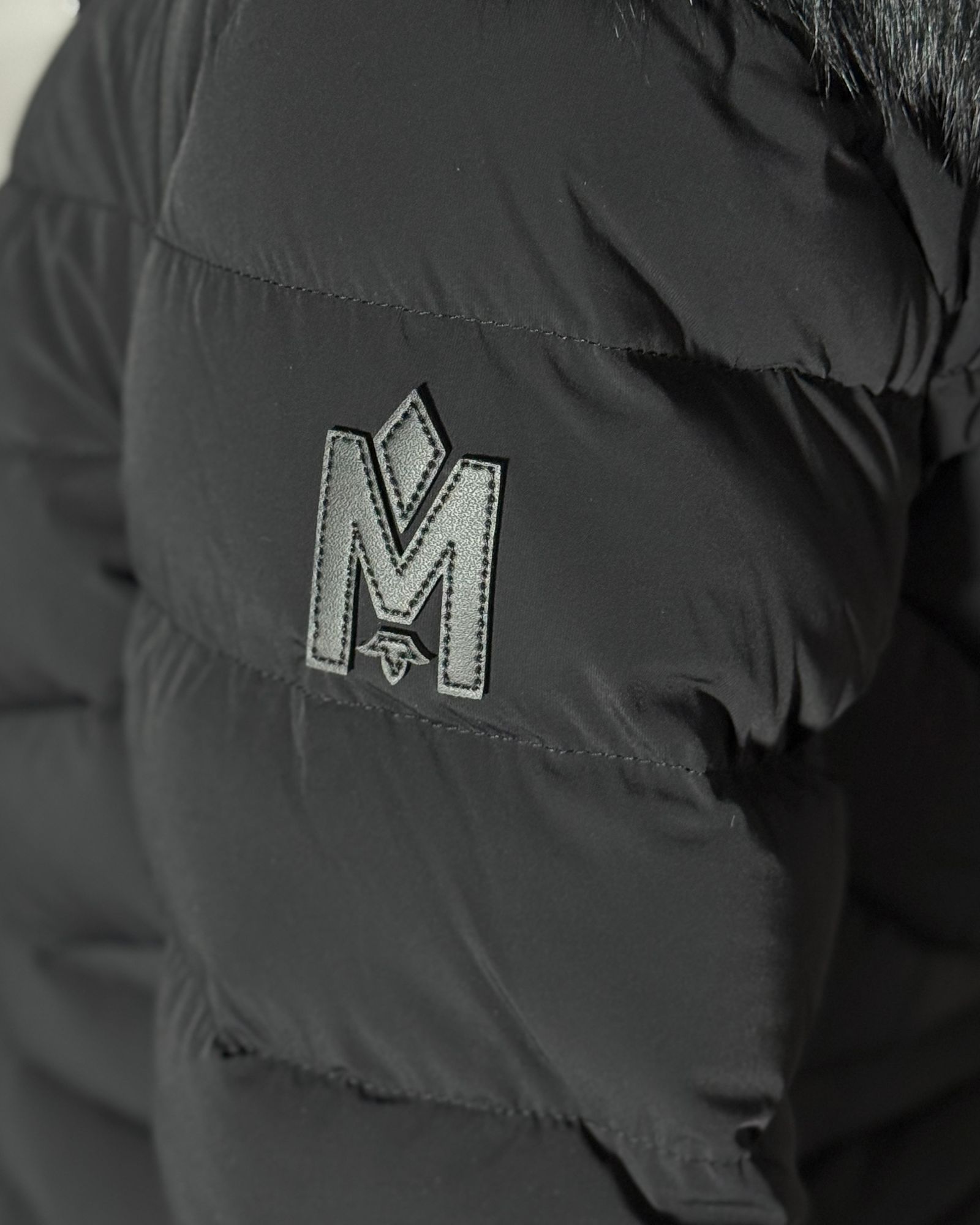 【25AW】PATSY-BX / ファー付きストレッチダウンジャケット (ブラック) / レディース