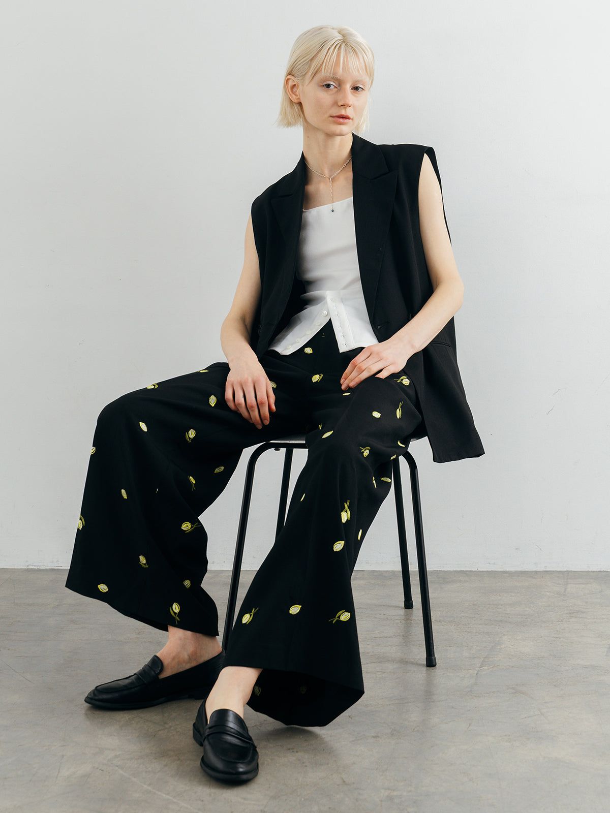 モチーフ エンブロイダリーパンツ (ブラック) MOTIF EMBROIDERY PANTS (Black) /  26SS