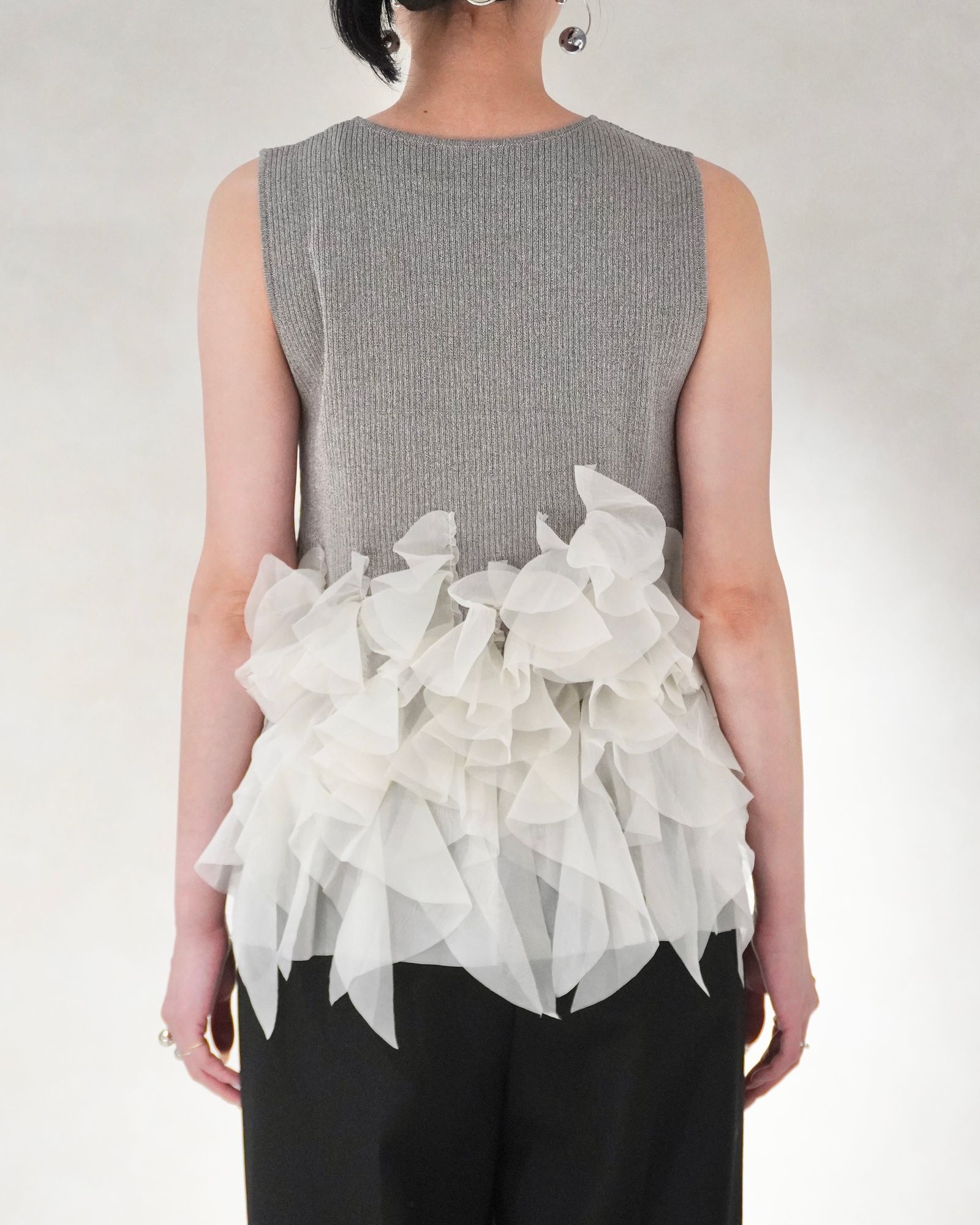グラデーションフリル ノースリーブニット (ミックス) gradation frill no sleeve knit (Mix) /  26SS