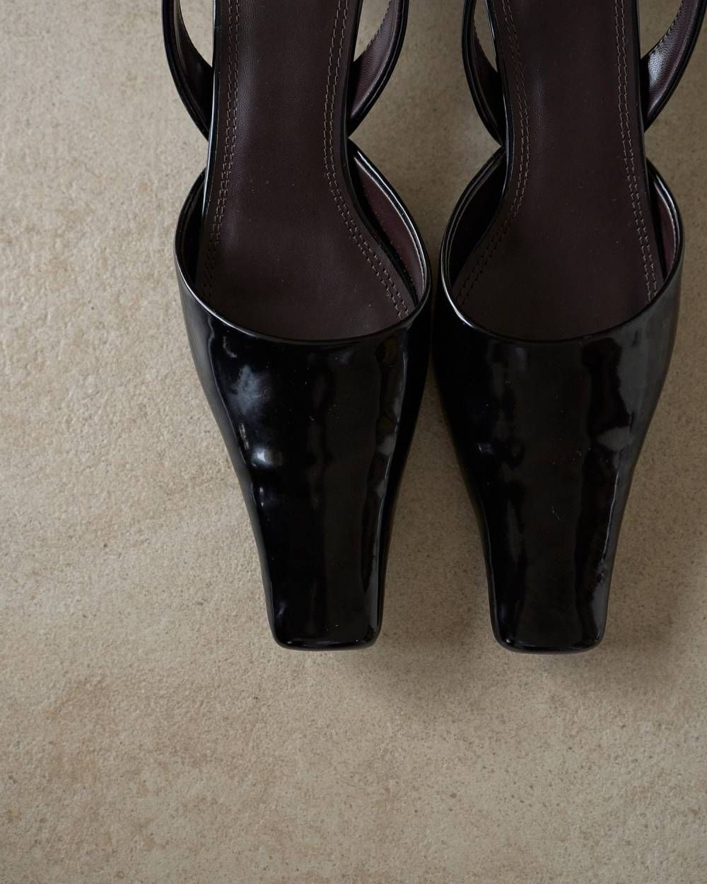 スクエアトゥ エナメル パンプス (ブラック) Squaretoe Enamel Pumps (Black) /  26SS