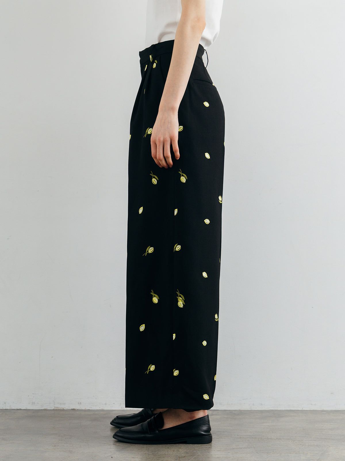 モチーフ エンブロイダリーパンツ (ブラック) MOTIF EMBROIDERY PANTS (Black) /  26SS