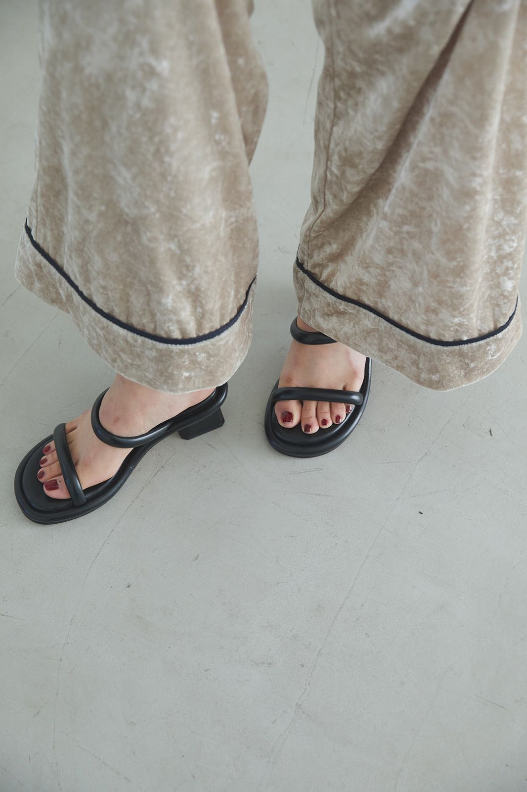 DOUBLE STRAP HEEL SANDALS / ダブルストラップヒールサンダル (ブラック)
