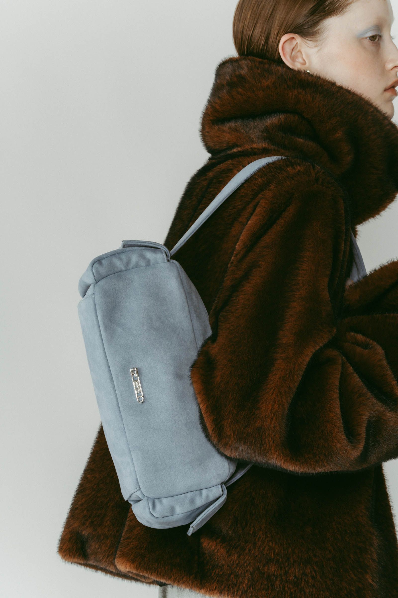 rectangle suede shoulder bag / レクタングル スエードショルダーバッグ (ブルー) / 25AW