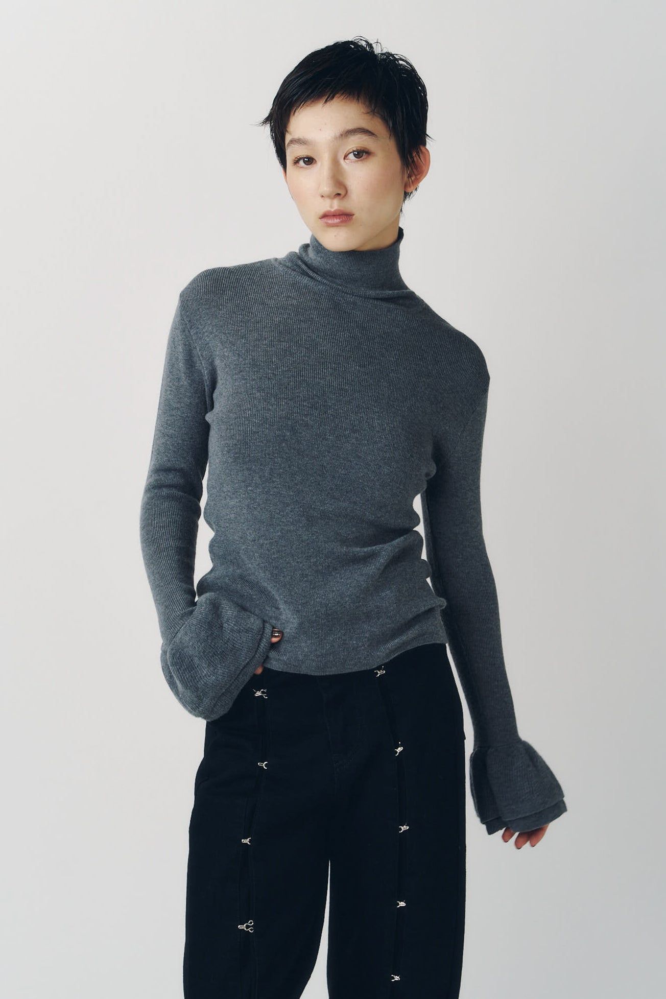 フリルハイネックニット (グレー) frill high neck knit (Gray) / 26AW