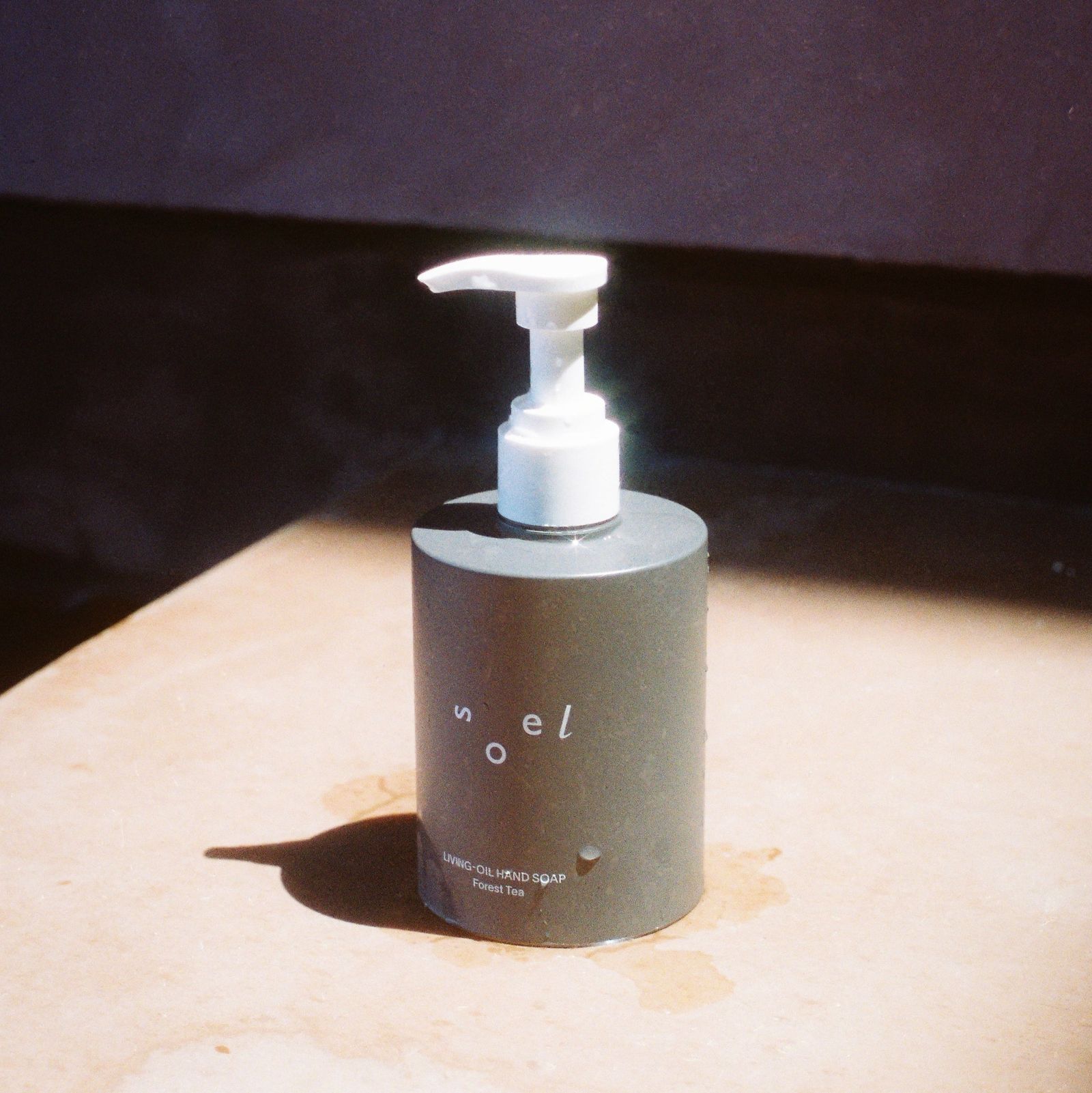 LIVING-OIL ハンドソープ Forest Tea 250mL