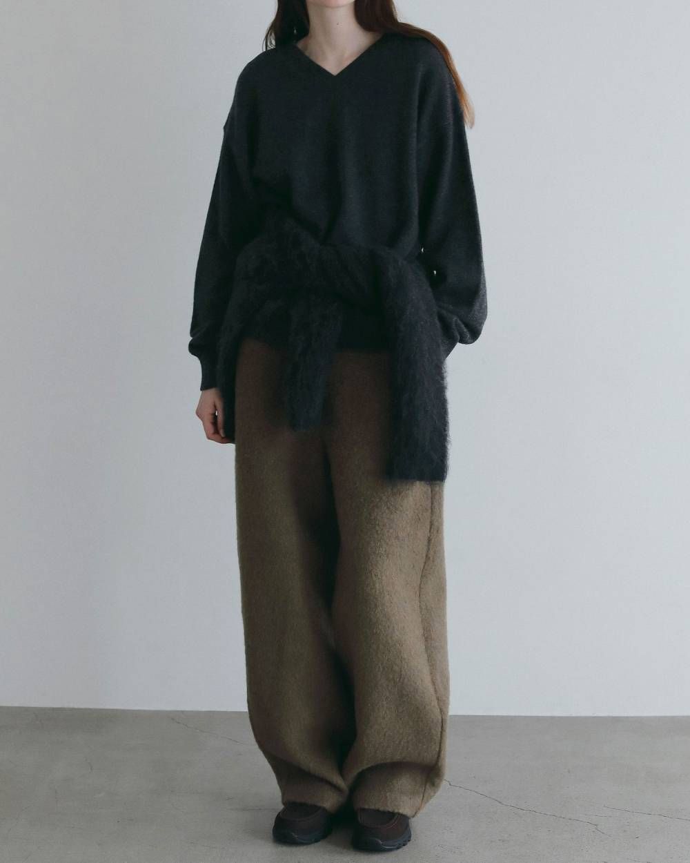 ウールVネックニット (チャコールグレー) Wool Vneck Knit (Charcoal gray) / 26AW 【6月29日まで期間限定予約】