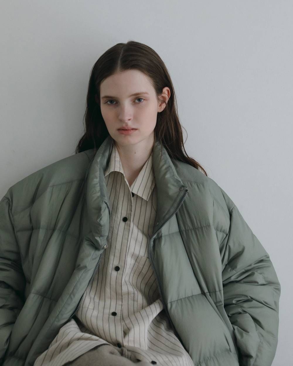 スタンドカラーダウンジャケット (オリーブ) Standcollar Down Jacket (Olive) / 26AW 【6月29日まで期間限定予約】