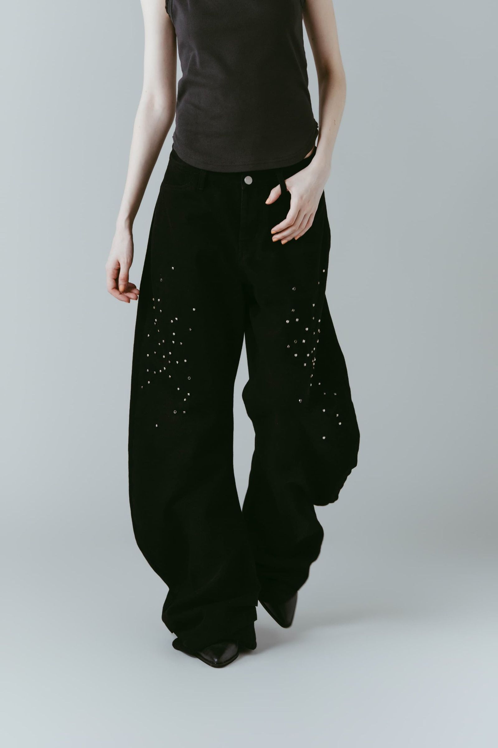 スタッズ ドレープデニム (ブラック) studded draped denim pants(unisex) (Black) /  26SS