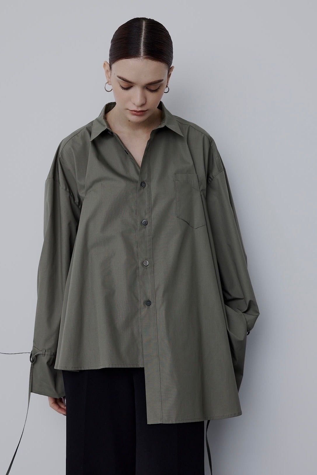 Chest tuck tunic / チェストタック チュニック (カーキ)