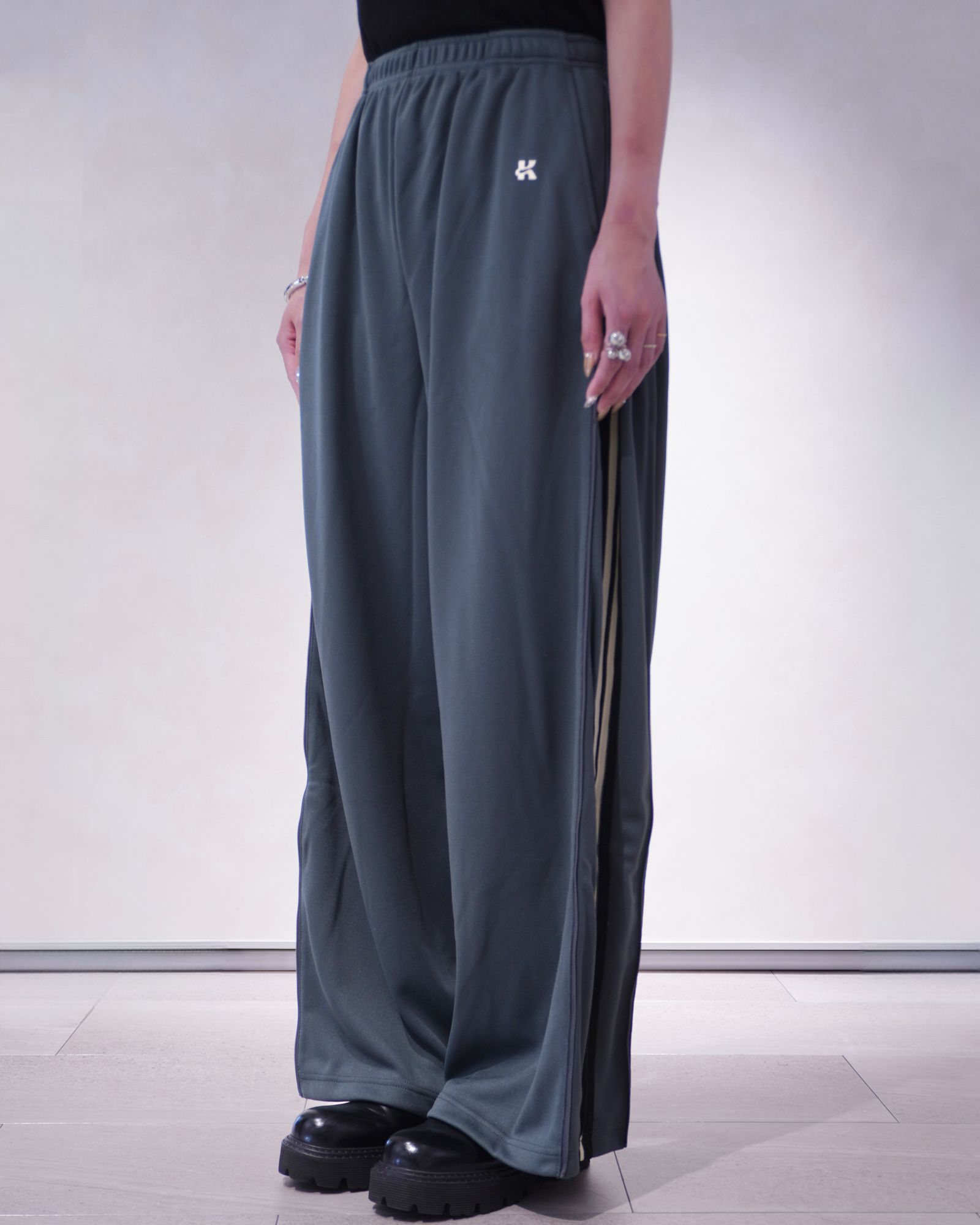 ジップアップ トラックパンツ (スモーキーブルー) zip-up track pants(unisex) (Smokyblue) /  26SS