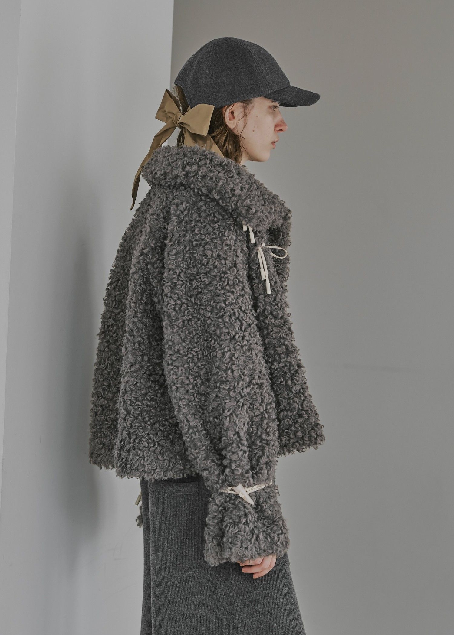 poodle fur cord toggle short JK / プードルファー トグルショートジャケットコート (チャコール) / 25AW
