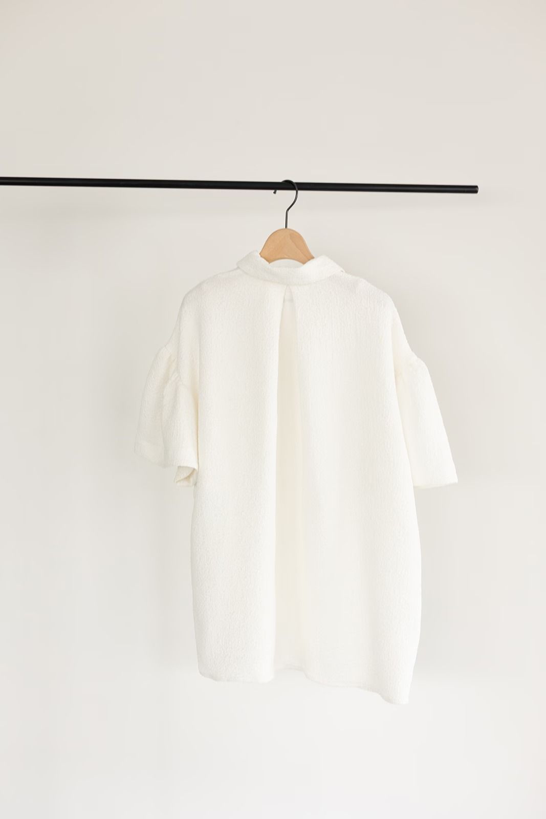 ふくれジャカードギャザースリーブブラウス (ホワイト)  Puffy Jacquard Blouse (White) /  26SS