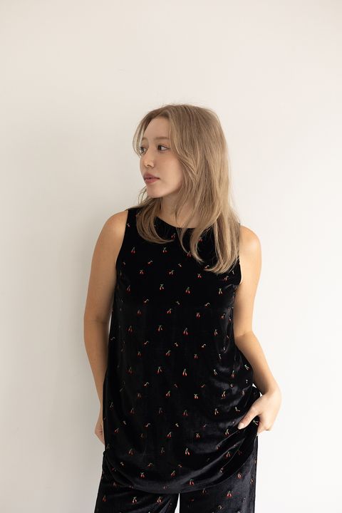 チェリーエンブロイダリーベロアチュニック (ブラック) Cherry Embroidered Velour Tunic (Black) /  26SS
