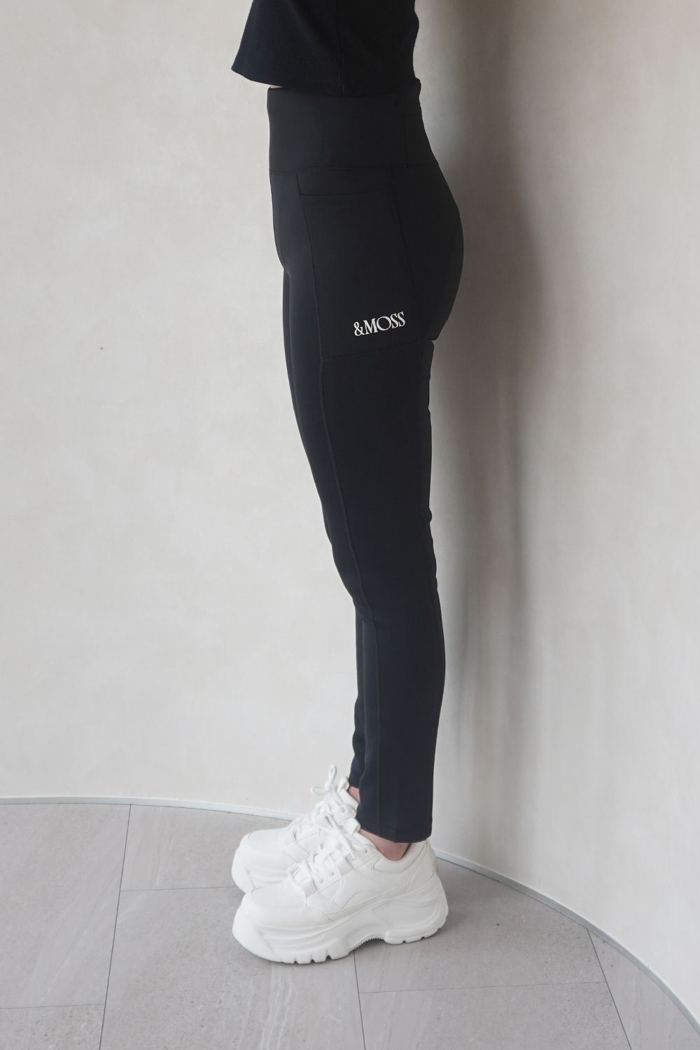 【残り1点】REGULAR-FIT COMFORT LEGGINGS / レギュラーフィット コンフォートレギンス (ブラック) / レディース