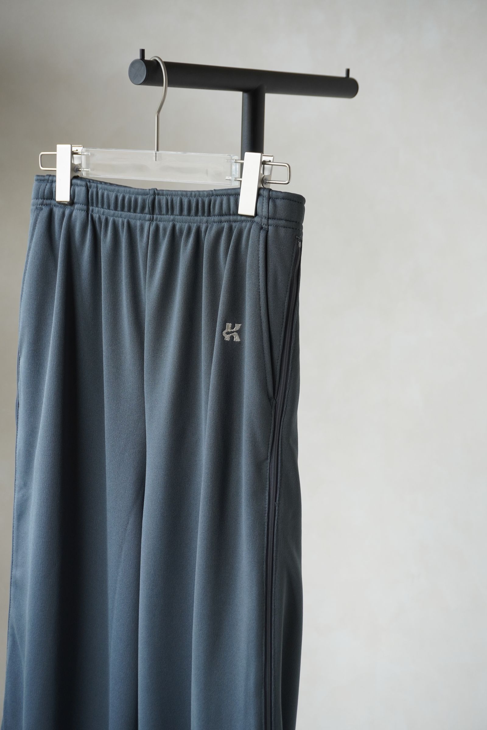 ジップアップ トラックパンツ (スモーキーブルー) zip-up track pants(unisex) (Smokyblue) /  26SS