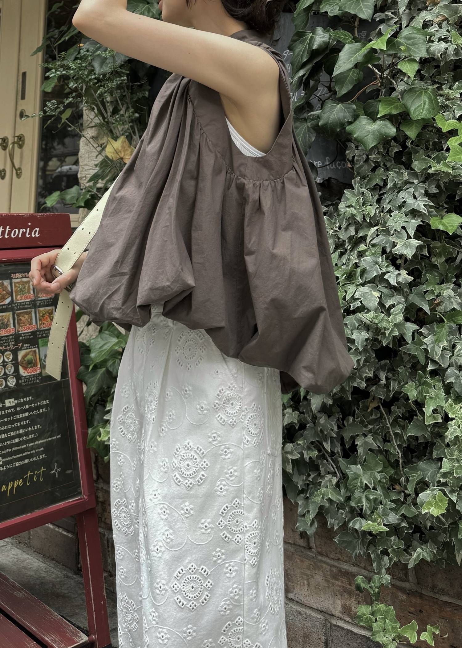 バルーンギャザー ノースリーブトップス (カフェモカ) volume balloon gather no sleeve tops (Caffe mocha) /  26SS