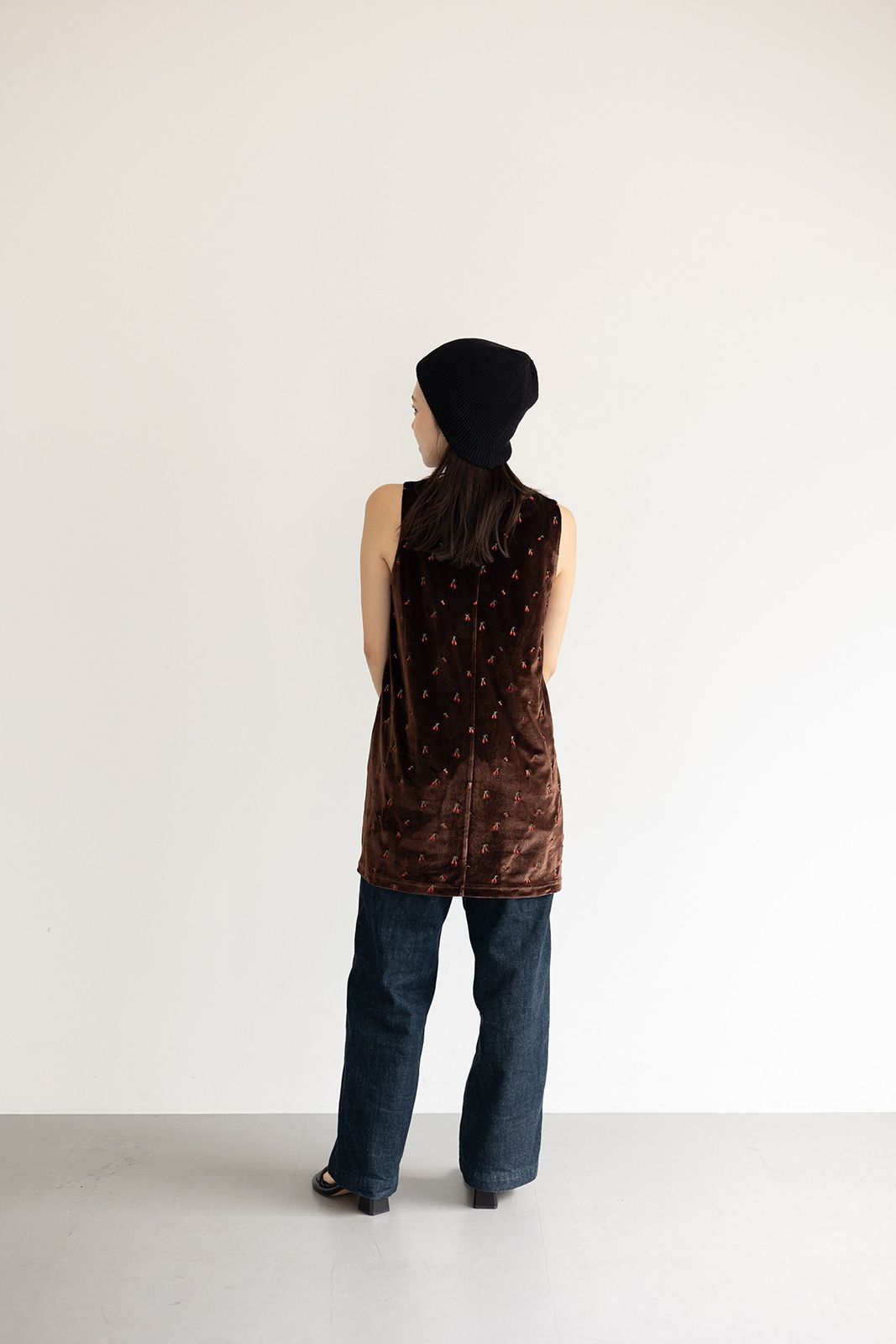 チェリーエンブロイダリーベロアチュニック (ブラウン) Cherry Embroidered Velour Tunic (Brown) /  26SS