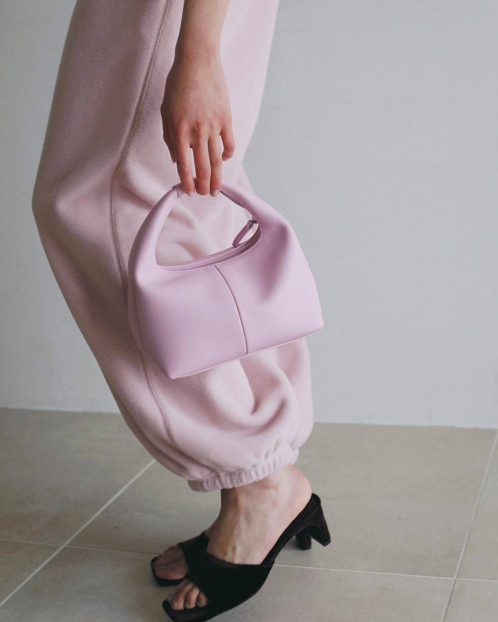 ワンハンドル レザーバッグ (ピンク) Onehandle Leather Bag (Pink) / 26SS