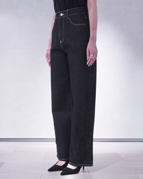 レース ストレートデニムパンツ (ブラック) lace embellished hem straight denim PT (Black) /  26SS