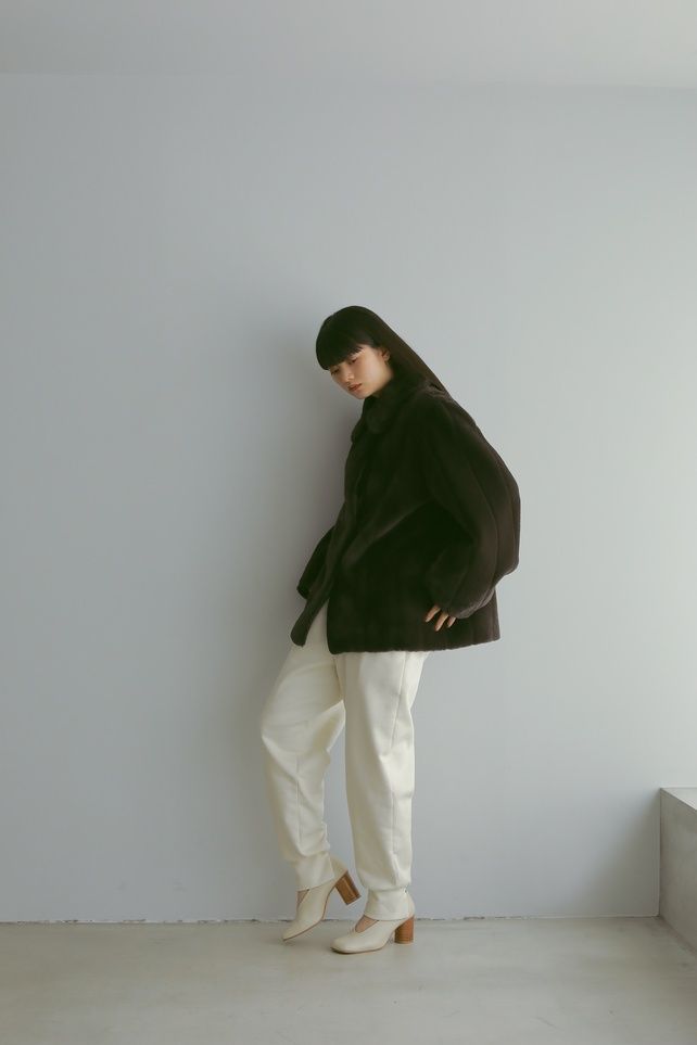 RECYCLE POLYESTER FUR SHORT COAT / リサイクルポリエステル ファーショートコート (チャコール) 体型カバー / 綺麗めカジュアル