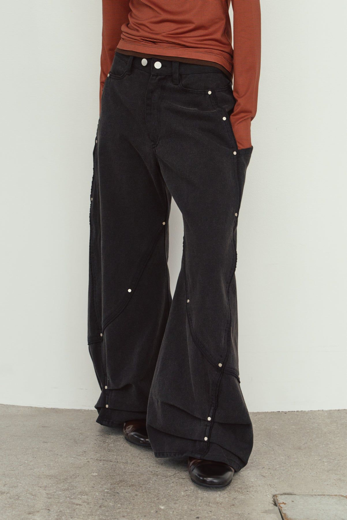 カーブ ユーティリティデニムパンツ (ブラック) curve utility denim pants(Black) (Blue) / 26AW
