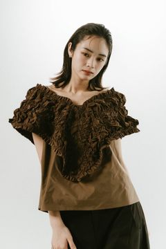 2way off shoulder blouse / 2ウェイ オフショルダーブラウス (ブラウン) / 25SS