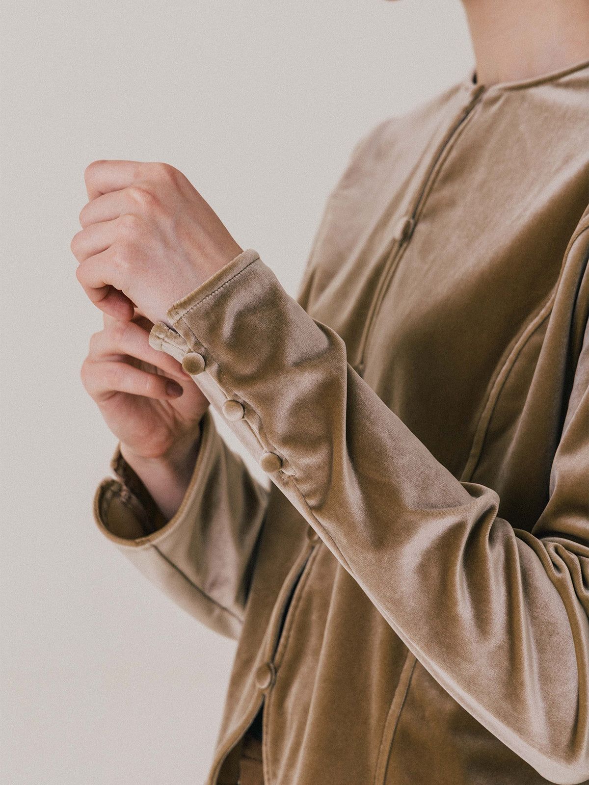 【25AW】HILTON VELOURS CARDIGAN / ヒルトンベロアカーディガン (ベージュ)
