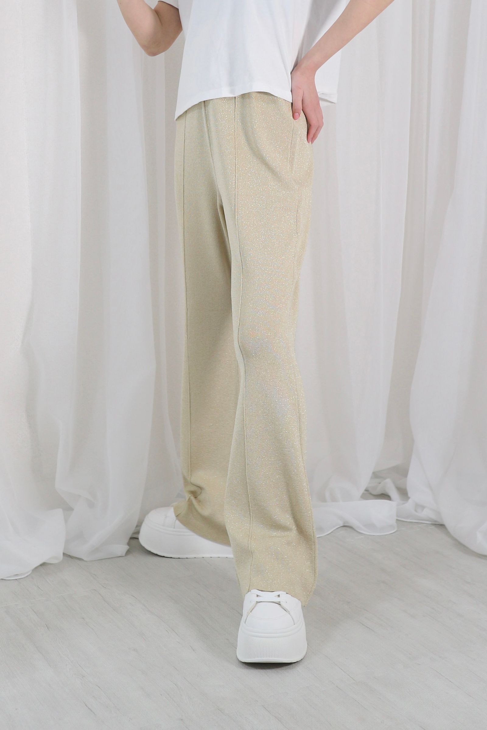 CENTER SEAM FLARE SILHOUETTE KNIT PANTS / センターシームフレアシルエットニットパンツ (ゴールド)