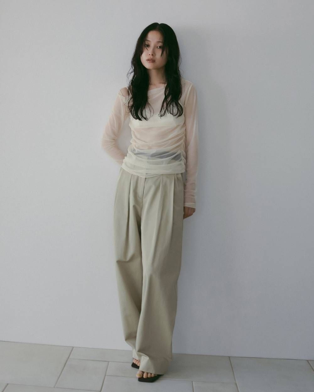 シアーオフショルダートップス (アイボリー) Sheer Offshoulder Tops (Ivory) /  26SS